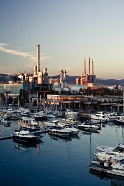 Barselona'nın marina ile birçok yat - yatay görüntüle