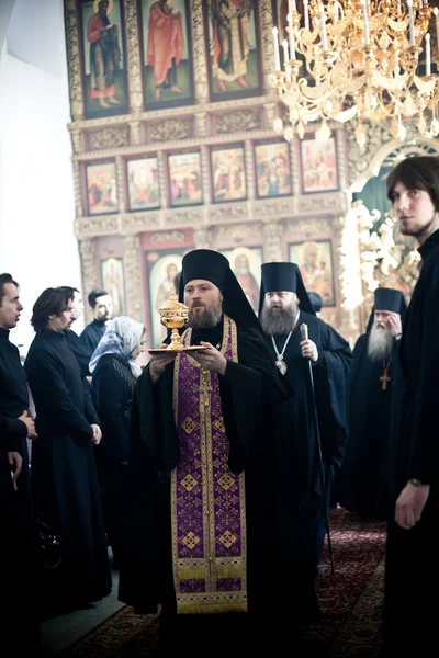 Μόσχα - 14 Μαρτίου: Ορθόδοξη Θεία με επίσκοπο τον υδράργυρο σε υψηλό — Φωτογραφία Αρχείου