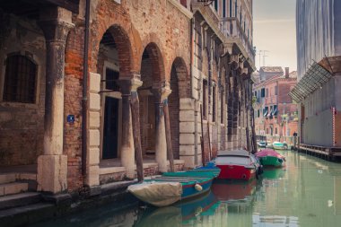 Venedik gondol kanal