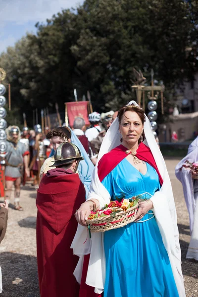 Girls in Roman costumes — Stock Photo, Image