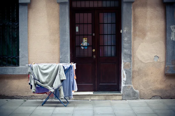 Laundry on a street — Stock Photo, Image