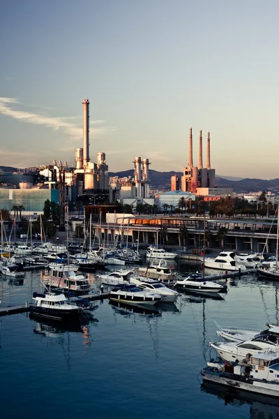 Barcelona marina com muitos iates - visão horizontal Imagens De Bancos De Imagens