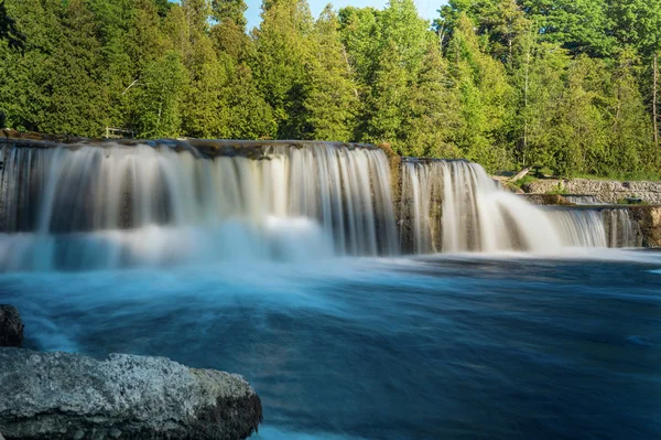 Sauble Falls in South Bruce Peninsula, Ontario, Kanada — kuvapankkivalokuva