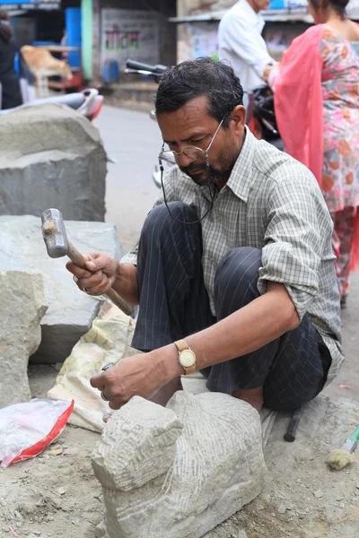 Escultor de rua. Norte da Índia — Fotografia de Stock