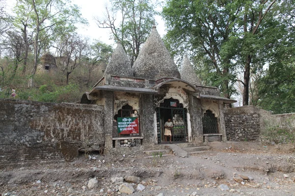 북쪽 인도 리 시 케시에서 마하리시 마헤 시 요기의 은둔자 — 스톡 사진