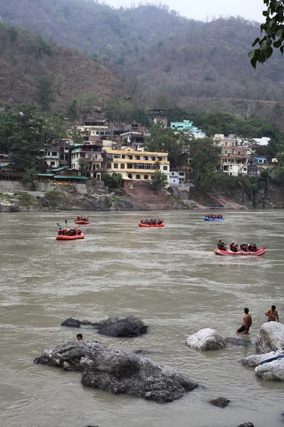 Rafting on the Ganges, the city of Rishikesh, North India — Stock Photo, Image