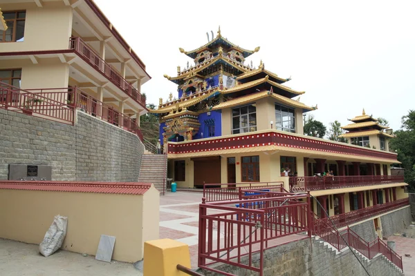 Βουδιστικό ναό στο την πόλη revalsar, βόρεια της Ινδίας — Φωτογραφία Αρχείου