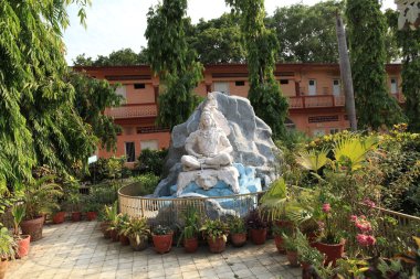 Ashram rishikesh içinde