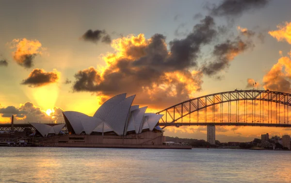Porto de Sydney com Opera House e Ponte — Fotografia de Stock