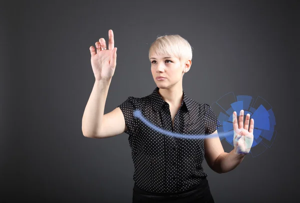 Disegno tecnico 3D - concetto di tecnologia, ragazza con schermo di cianografia — Foto Stock