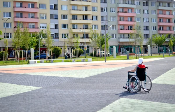坐轮椅的妇女 — 图库照片