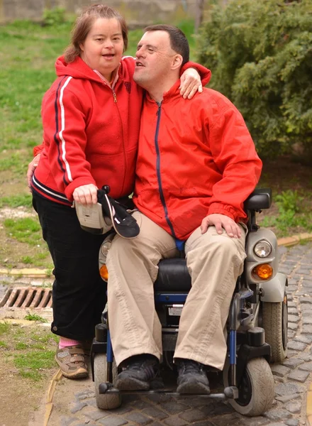 다운 증후군 사랑 부부 — 스톡 사진