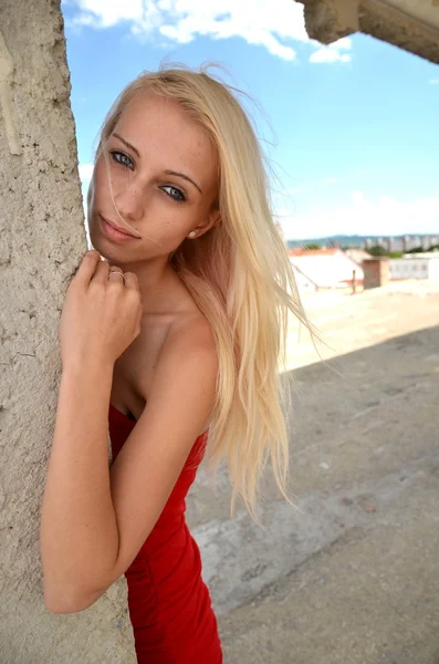 Blonde girl — Stock Photo, Image