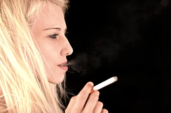Kouření dívka — Stock fotografie