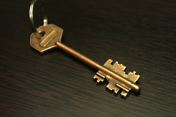 Der Schlüssel zur Wohnung — Stockfoto