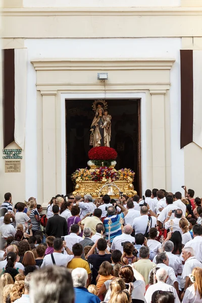 Virgen del carmen att komma ur kyrkan — Stockfoto