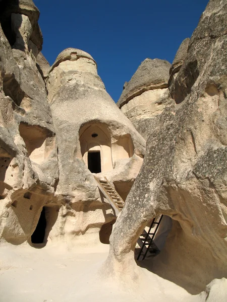 Camini delle fate, formazioni rocciose, vicino Goreme, Cappadocia, Turchia — Foto Stock