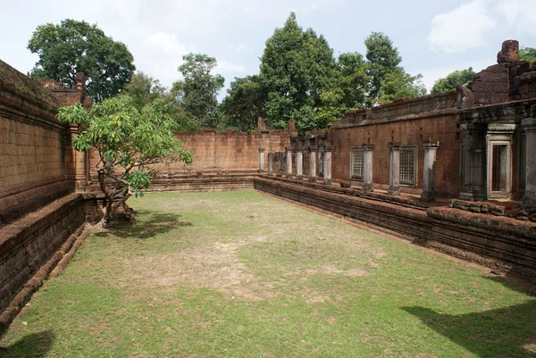 Ancient temple in Angkor, Cambodia — Stock Photo, Image