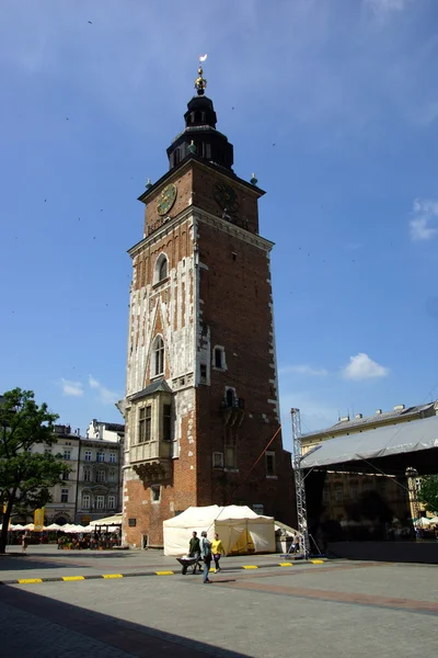 Готическая ратуша на главной площади Кракова, Польша — стоковое фото
