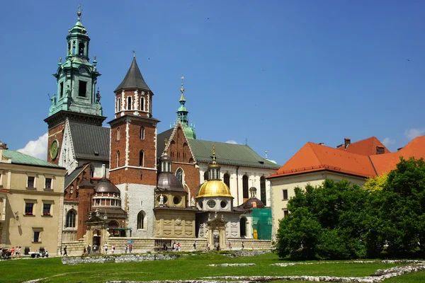Wawel katedralen, basilikan cathedral för sts. Stanislaw och vaclav på wawel hill i Krakow — Stockfoto
