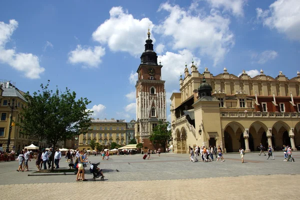 在克拉科夫，老镇，波兰的主要市场广场 — 图库照片