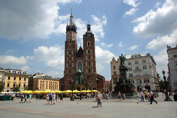 Η κεντρική πλατεία της αγοράς στην Κρακοβία, παλιά πόλη, Πολωνία — Φωτογραφία Αρχείου