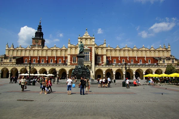 Ancien hall en tissu, Sukiennice sur la place principale de Cracovie, Pologne — Photo