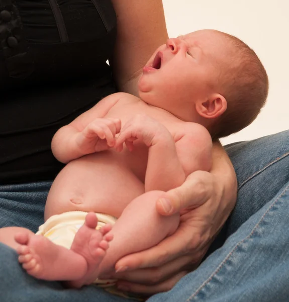 Bebê bocejando — Fotografia de Stock