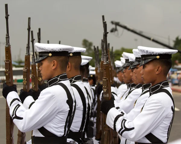 Філіппінське курсантів академії походи — стокове фото