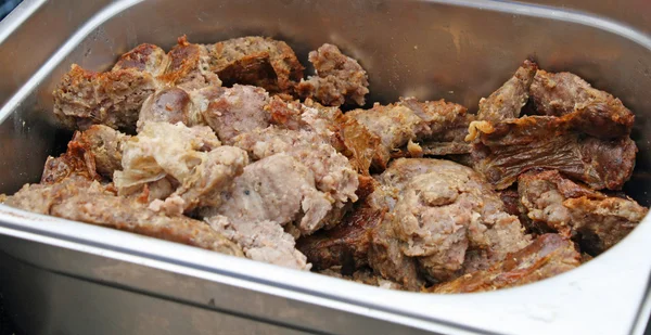 Asty gebarbecued vlees tijdens een feest met barbecue — Stockfoto