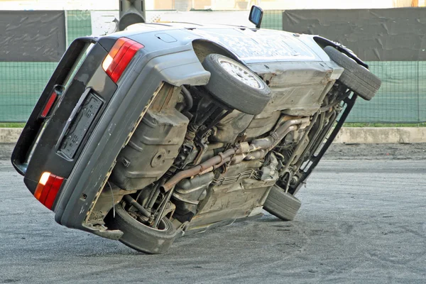 Carro durante testes de equilíbrio em uma corrida de automóveis — Fotografia de Stock