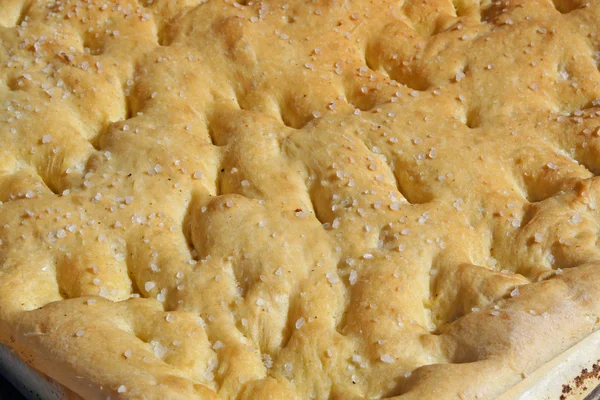 软意大利面包与盐的五谷 — 图库照片