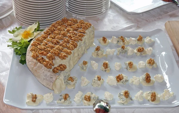 Creamy gorgonzola with walnuts Pecans over — Stock Photo, Image