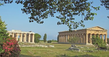Ancient Greek temple for the worship of the gods clipart