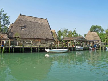 eski kulübe ve saman ve nereye onlar fisherme durulmuştur odun yığınları