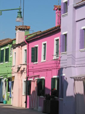 Venedik yakınındaki burano Adası renkli evleri