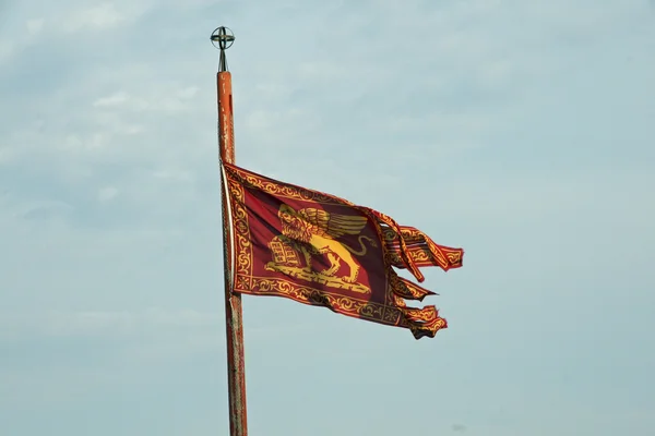 Flagge mit dem geflügelten Markuslöwen von Venedig — Stockfoto
