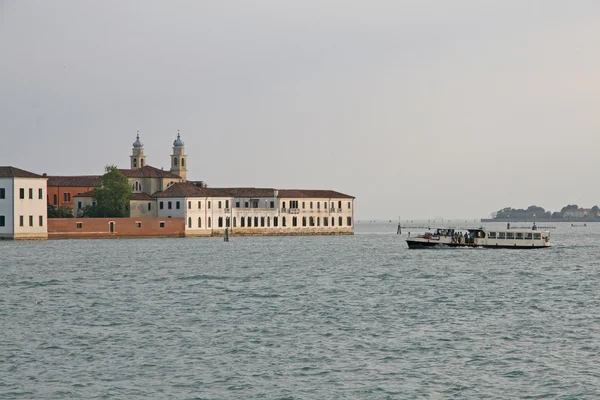 Kyrkan san servolo och Venedigs lagun — Stockfoto