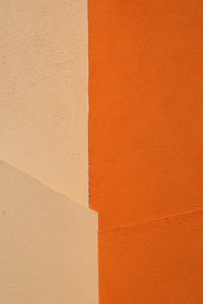 Kontrast färger orange och rött i huset på ön — Stockfoto