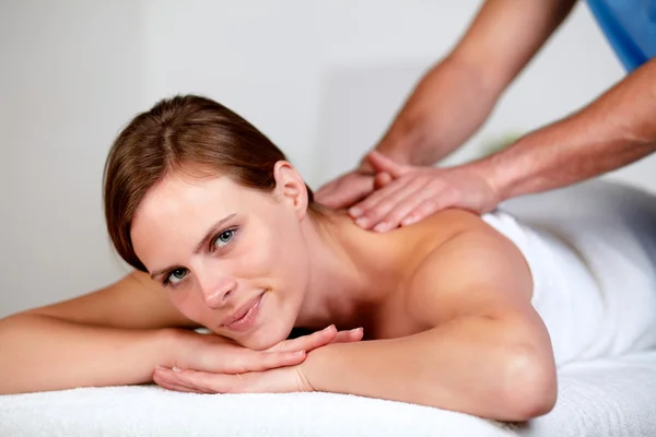Pretty blonde woman relaxing at a spa — Stock Photo, Image