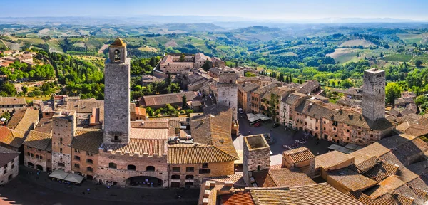 Панорама на крышу Сан-Джиминьяно, Тоскана, Италия — стоковое фото