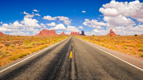 Monument valley road — Stock Photo, Image