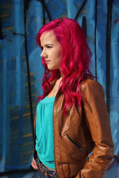 분홍 머리 여자 — 스톡 사진