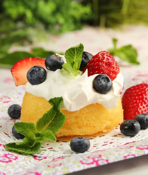 Fruity dessert — Stock Photo, Image