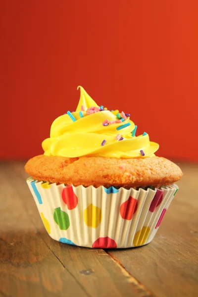 Yellow cupcake — Stock Photo, Image