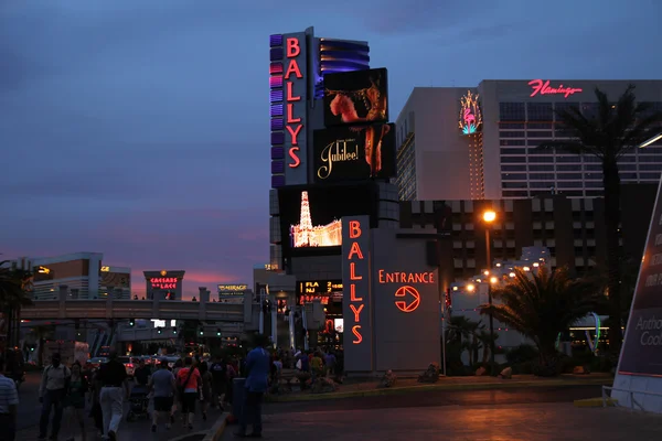 On the strip at dusk — Stock Photo, Image