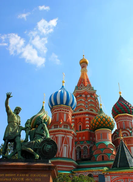 stock image Monument to Minin and Pozharsky, St. Basil's Cathedral