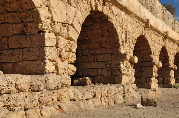 Caesarea aqueduct . — Stock Photo, Image