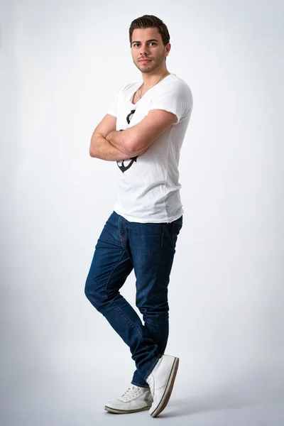 Fiatal barna férfi póló horgony — Stock Fotó