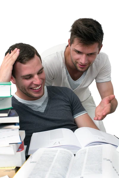 Dva mladí muži studovat dohromady — Stock fotografie